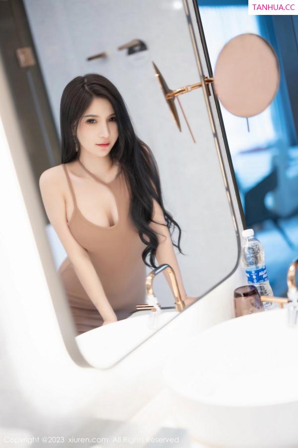小蛮妖  [XiuRen]高清写真图 2023.03.29 No.6494 小蛮妖Yummy 美腿长裙第22张图片